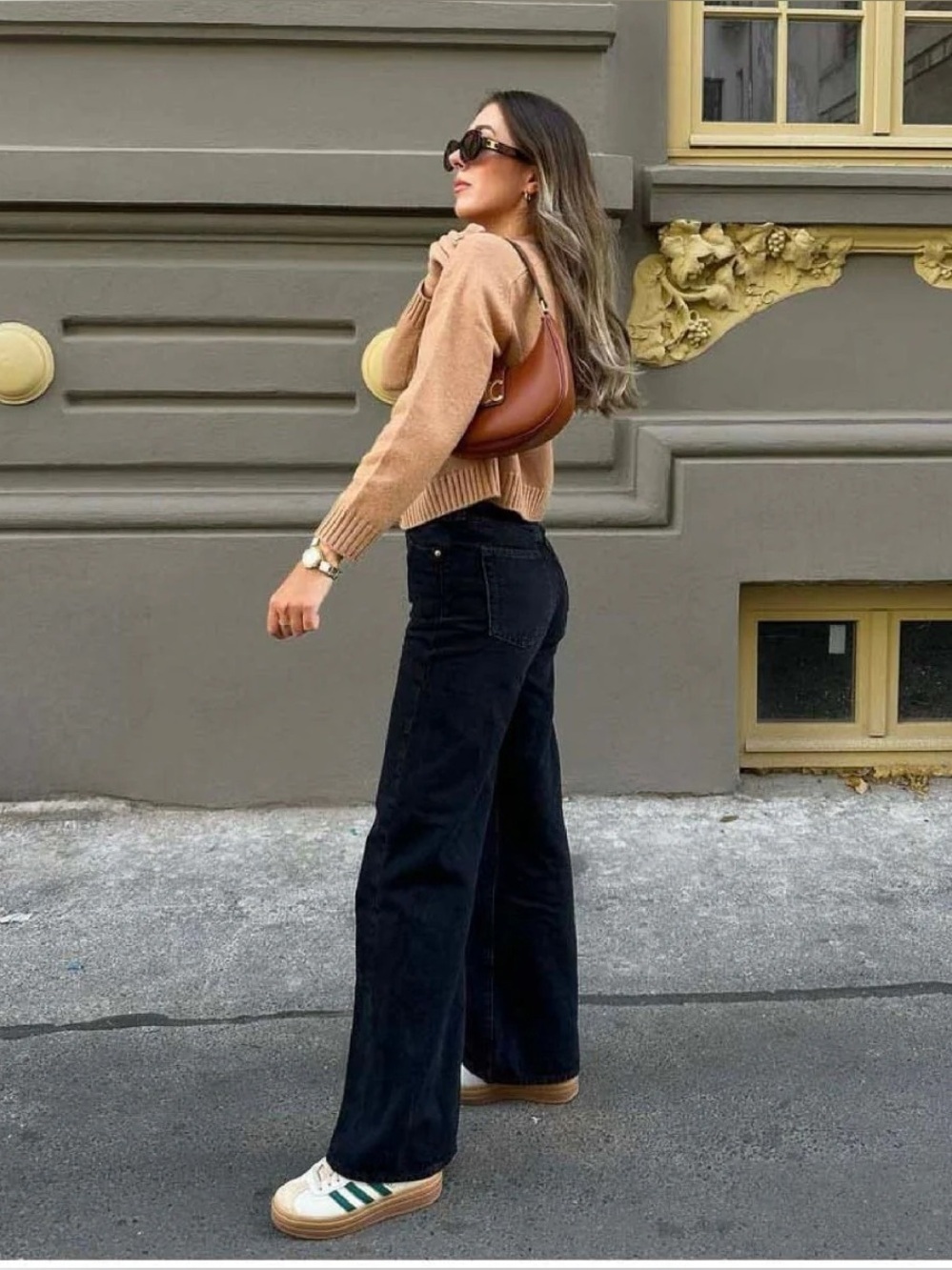 Levi’s Classic High-Rise Wide Leg Black Jeans - Women size 29